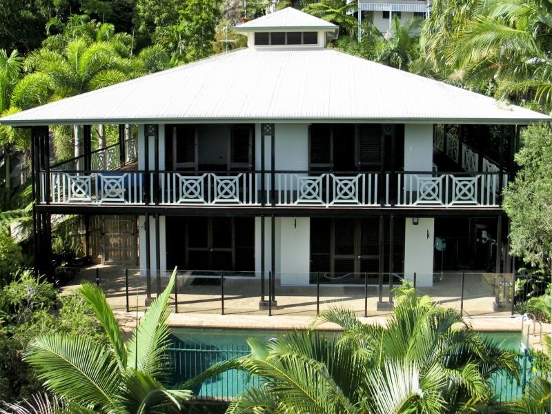 1 Queenley Close, Edge Hill QLD 4870