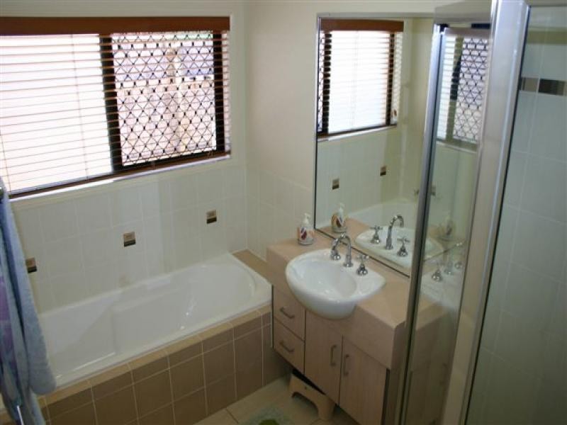 31 Sunbird Drive, Woree QLD 4868