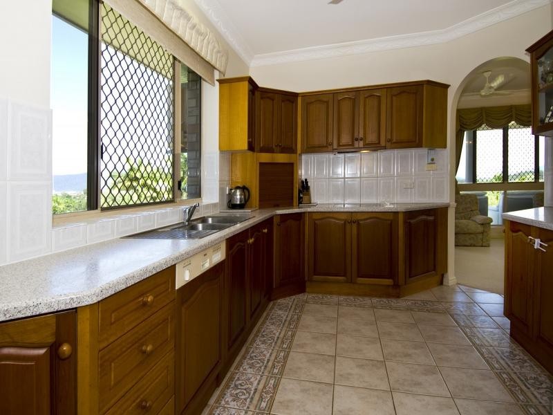 40 Summer Hill Drive, Cairns QLD 4870