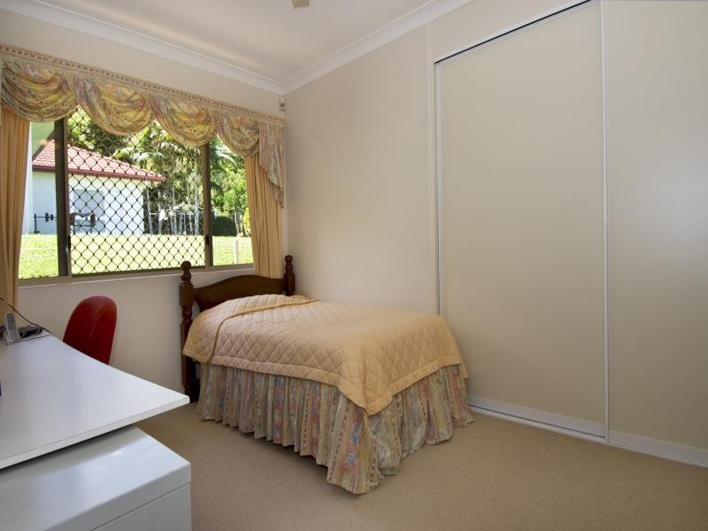 40 Summer Hill Drive, Cairns QLD 4870
