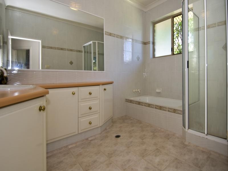 40 Summer Hill Drive, Cairns QLD 4870