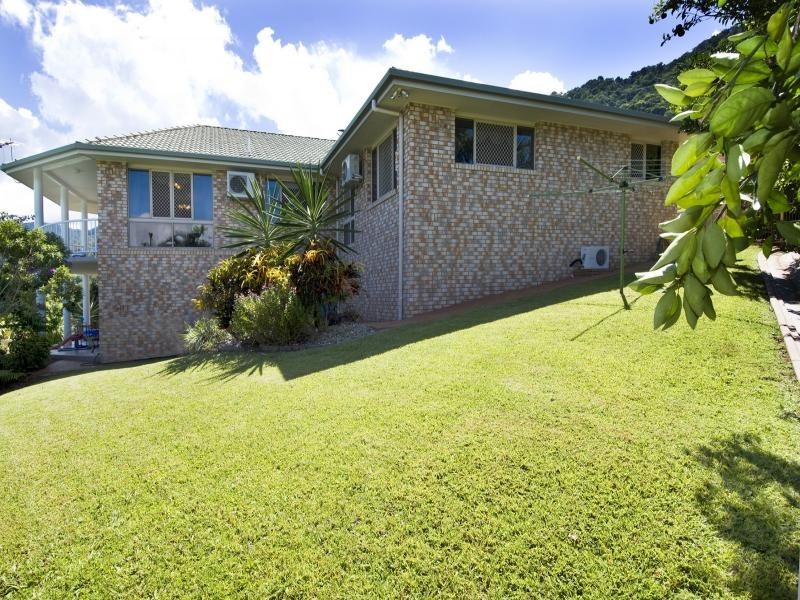 40 Summer Hill Drive, Cairns QLD 4870