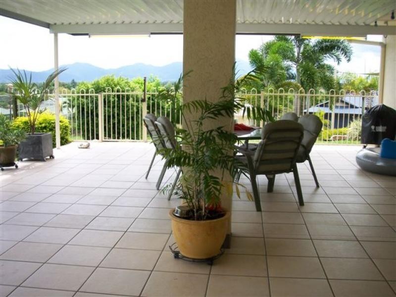 6 Barcoo Close, Bentley Park QLD 4869