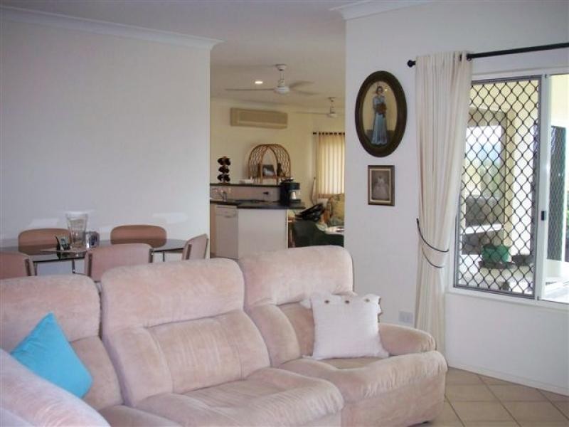 6 Barcoo Close, Bentley Park QLD 4869