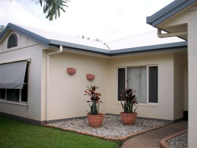 6 Barcoo Close, Bentley Park QLD 4869
