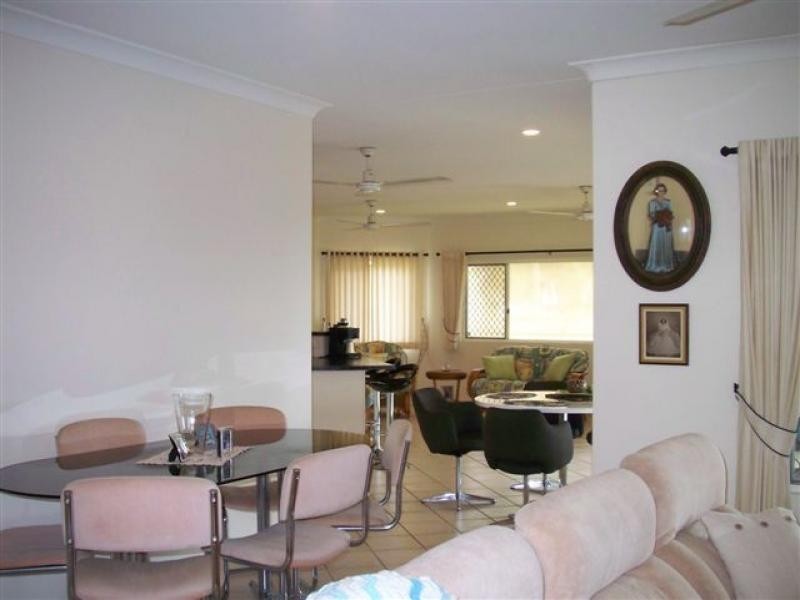 6 Barcoo Close, Bentley Park QLD 4869