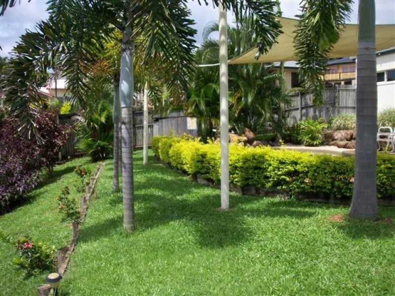 6 Barcoo Close, Bentley Park QLD 4869