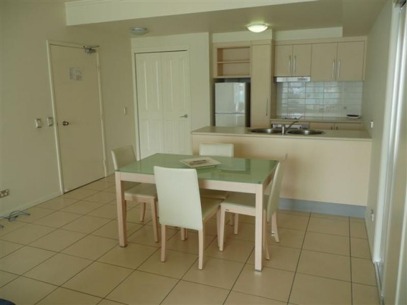 402/6 Lake Street, Cairns City QLD 4870
