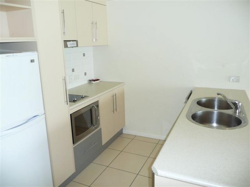 402/6 Lake Street, Cairns City QLD 4870