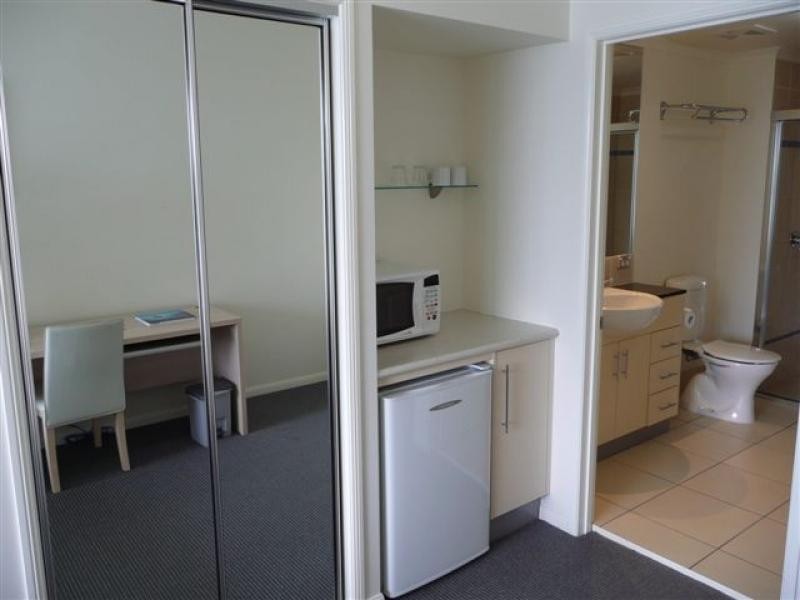 402/6 Lake Street, Cairns City QLD 4870