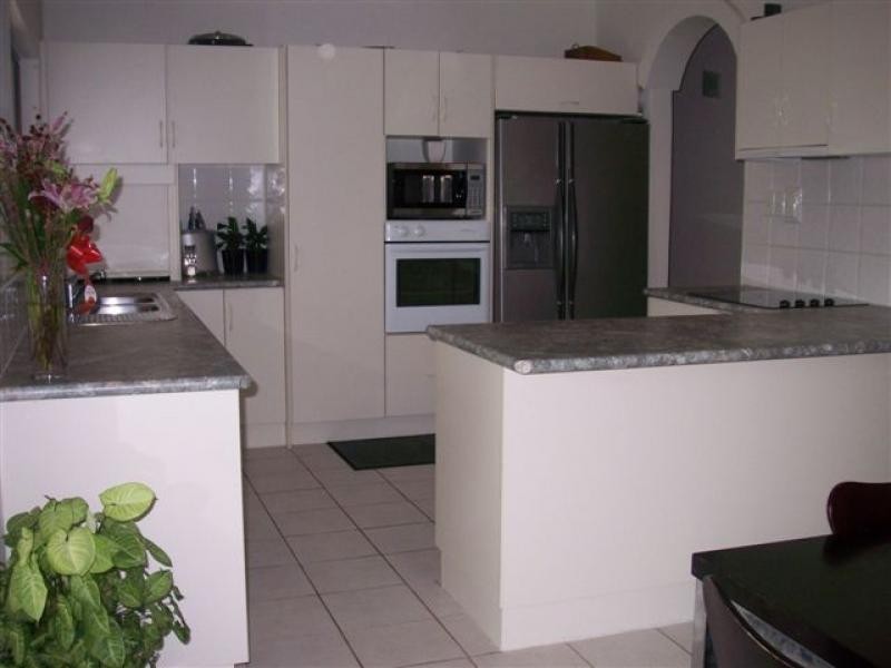 8 Vista Street, Bayview Heights QLD 4868