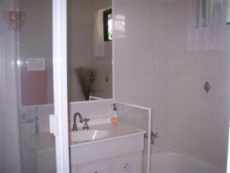 8 Vista Street, Bayview Heights QLD 4868