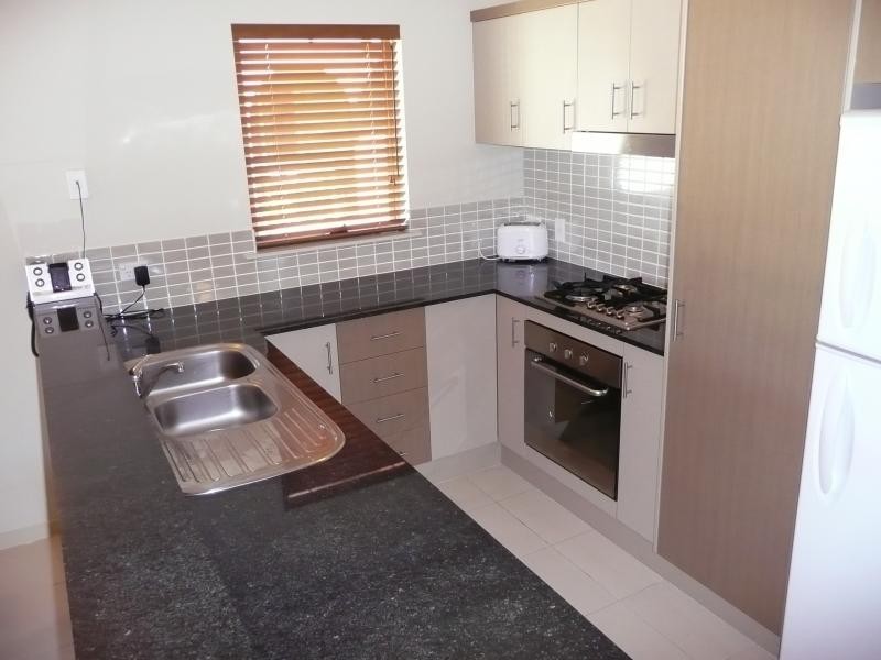 320/13 Mann Street, Westcourt QLD 4870