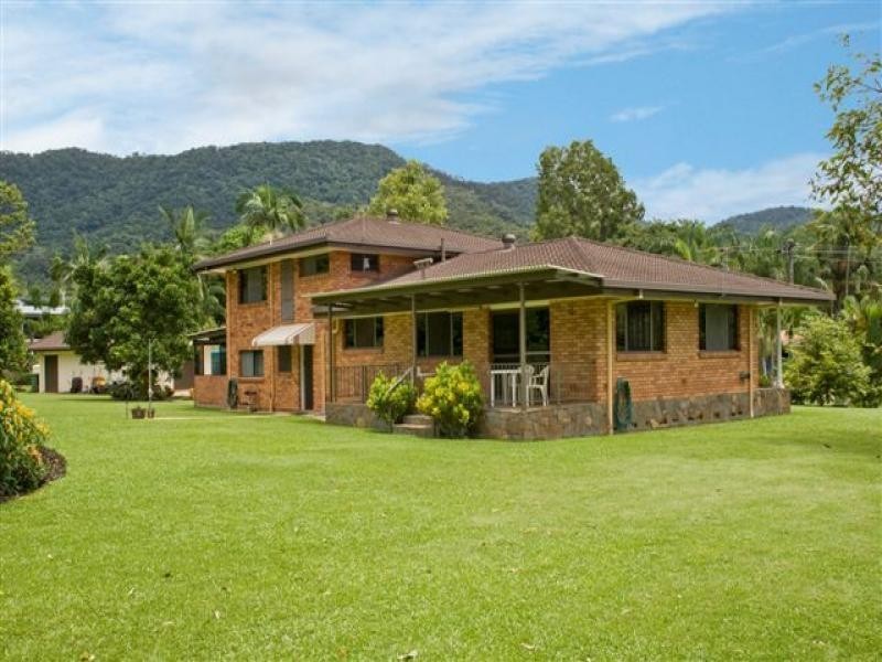 2 Sapphire Close, Bayview Heights QLD 4868