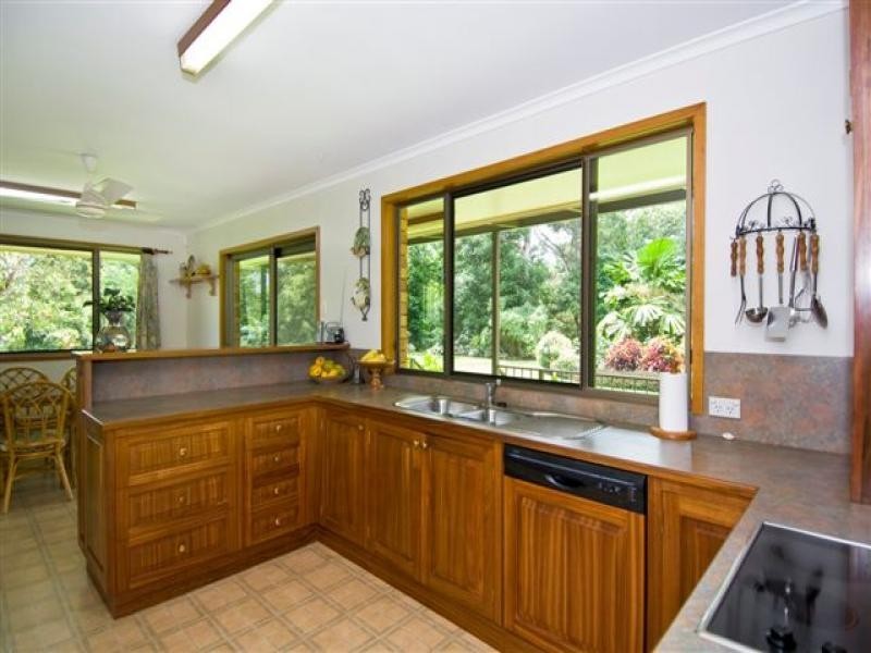 2 Sapphire Close, Bayview Heights QLD 4868
