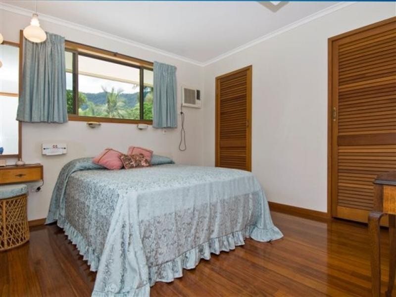 2 Sapphire Close, Bayview Heights QLD 4868