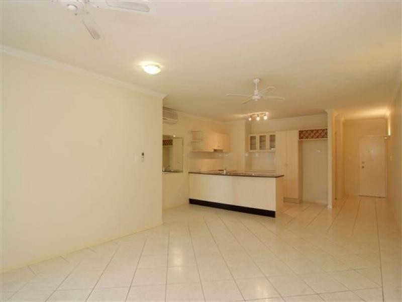 1/312 Lake Street, Cairns North QLD 4870
