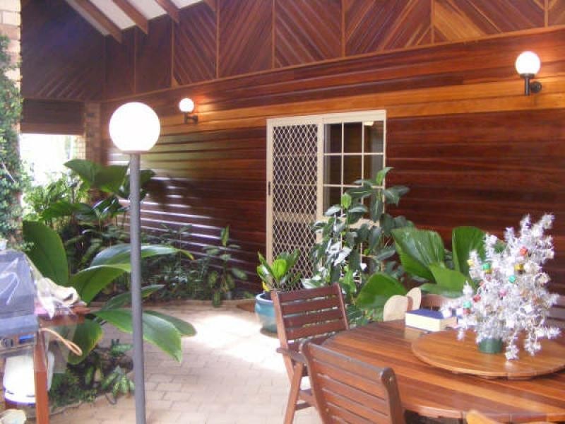 9 Dennis Close, Mooroobool QLD 4870