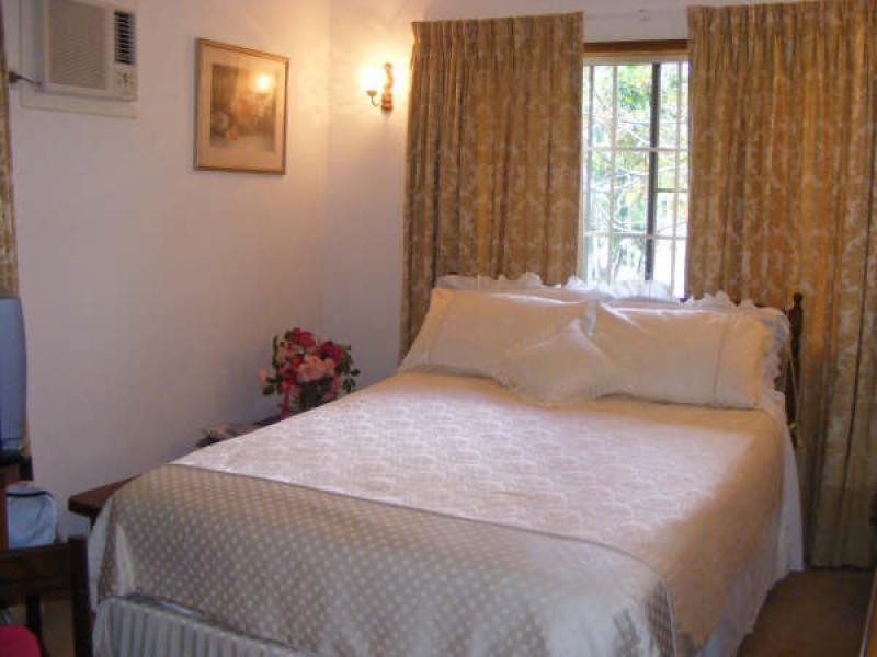 9 Dennis Close, Mooroobool QLD 4870