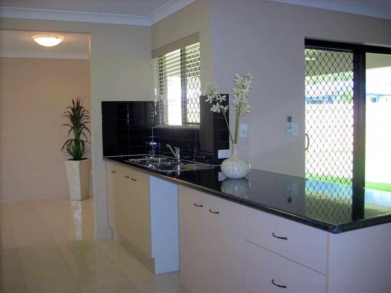 18 Pollock Close, Bentley Park QLD 4869