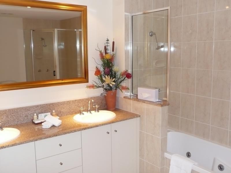 1607/373 McLeod Street, Cairns North QLD 4870