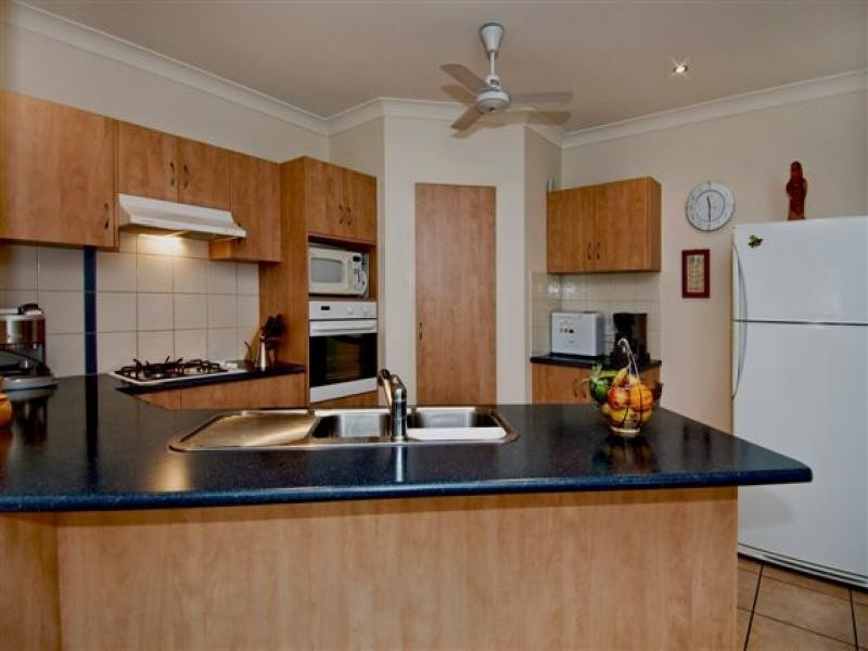 7 Barcoo Close, Bentley Park QLD 4869