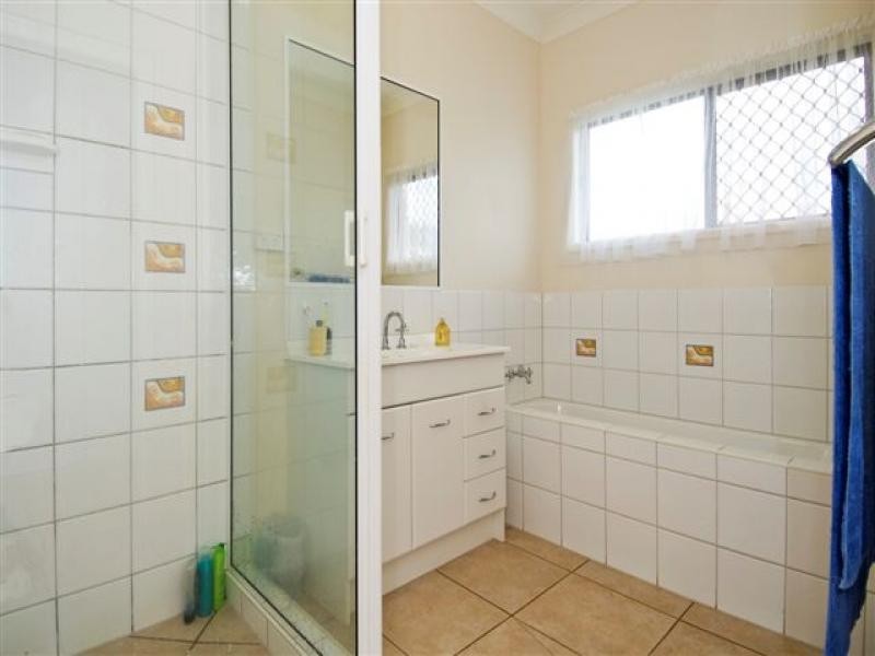7 Barcoo Close, Bentley Park QLD 4869