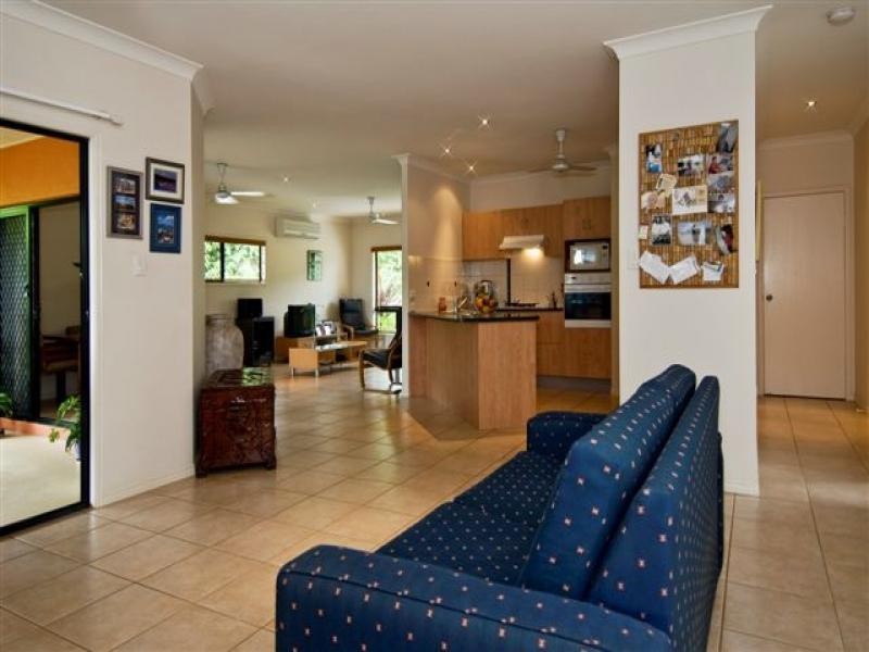 7 Barcoo Close, Bentley Park QLD 4869