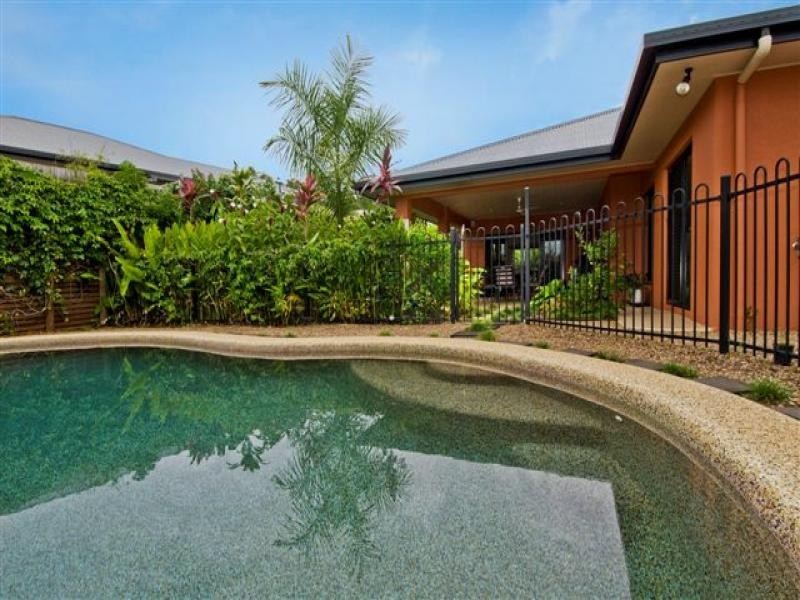 7 Barcoo Close, Bentley Park QLD 4869