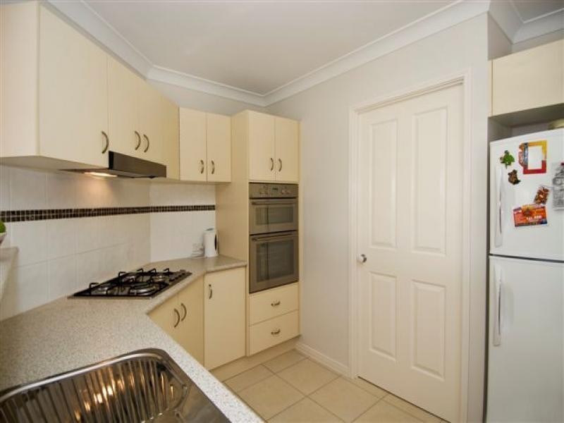 2 Stringer Close, Redlynch QLD 4870