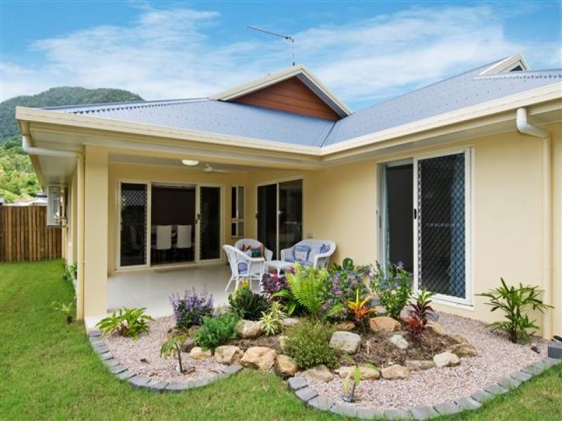 2 Stringer Close, Redlynch QLD 4870