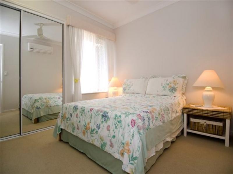 2 Stringer Close, Redlynch QLD 4870
