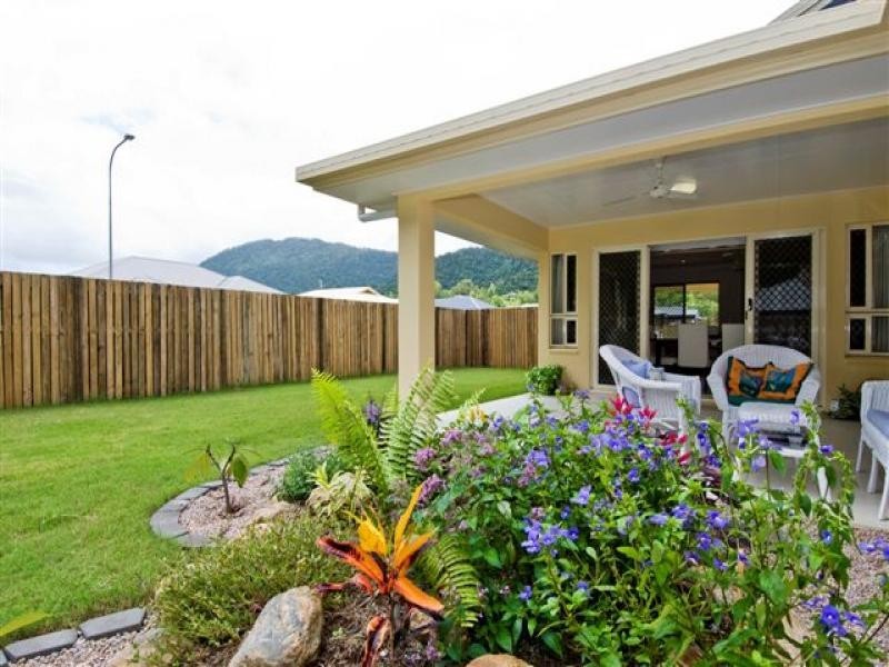 2 Stringer Close, Redlynch QLD 4870