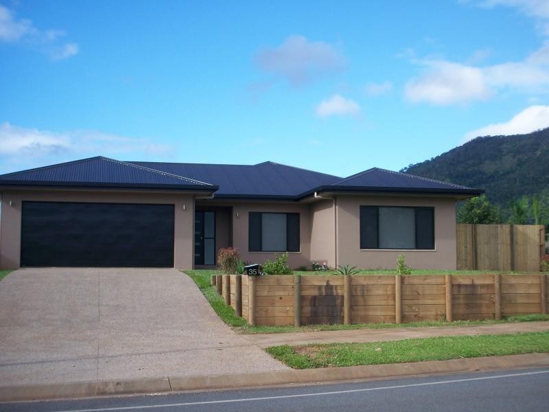 35 Larsen Road, Redlynch QLD 4870