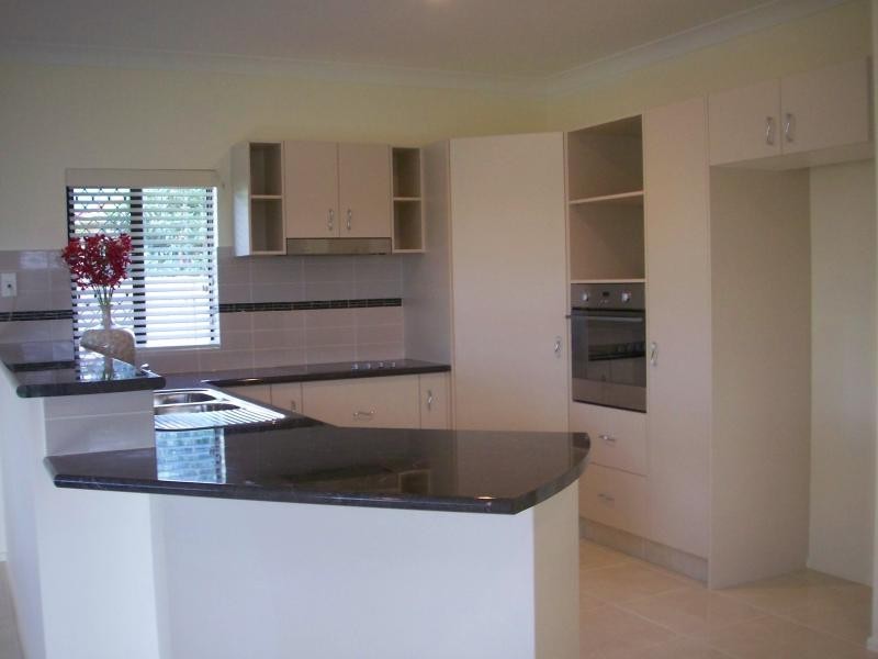 35 Larsen Road, Redlynch QLD 4870