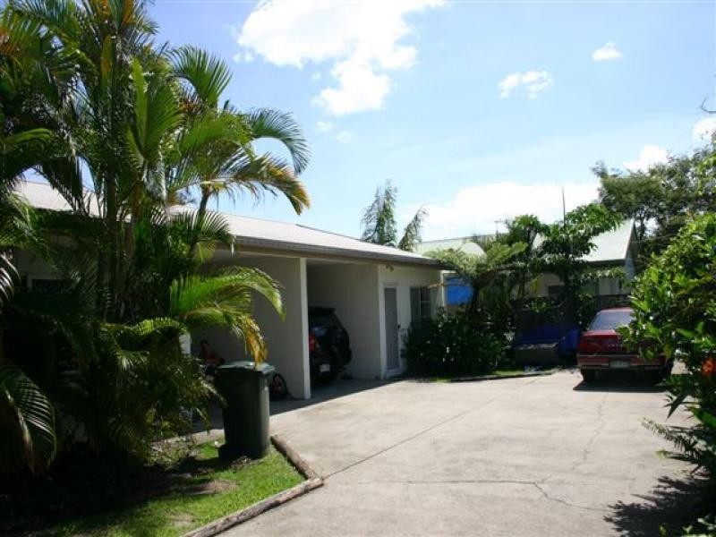 4/354 McCoombe Street, Mooroobool QLD 4870