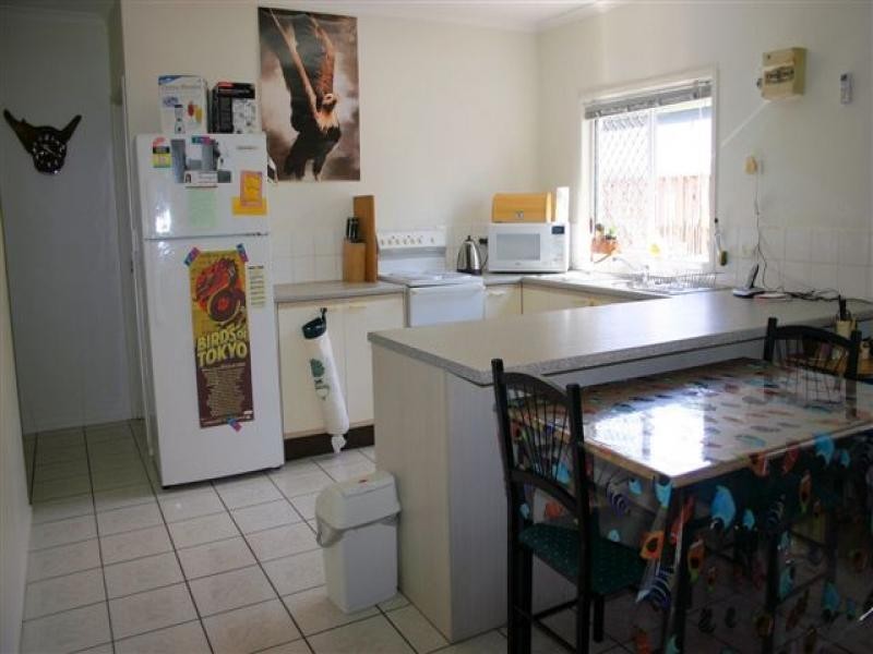 4/354 McCoombe Street, Mooroobool QLD 4870