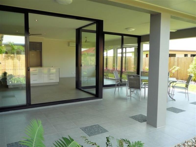 5 Davidson Close, Redlynch QLD 4870