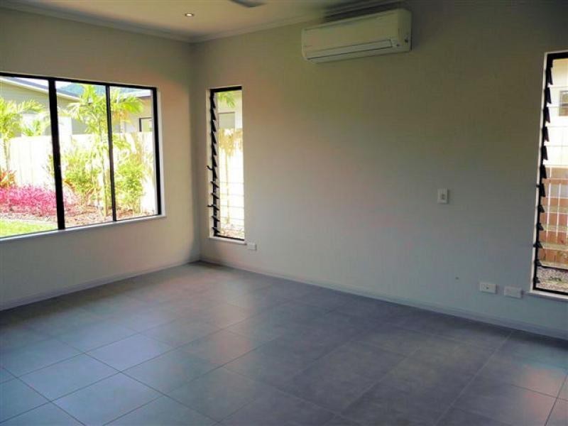 5 Davidson Close, Redlynch QLD 4870