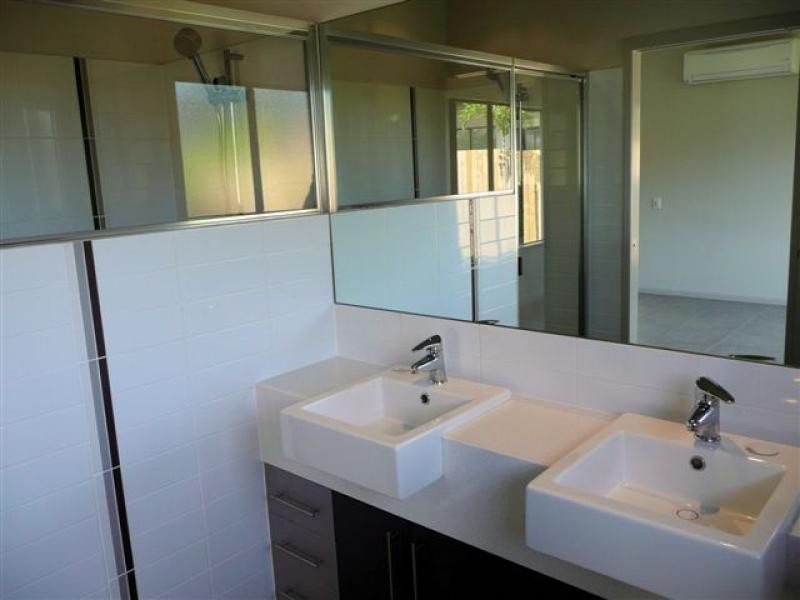 5 Davidson Close, Redlynch QLD 4870