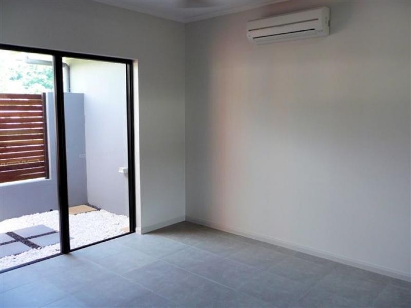 5 Davidson Close, Redlynch QLD 4870