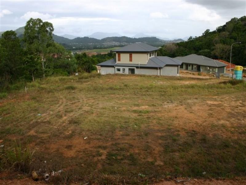 12 Buckinghamia Close, Redlynch QLD 4870