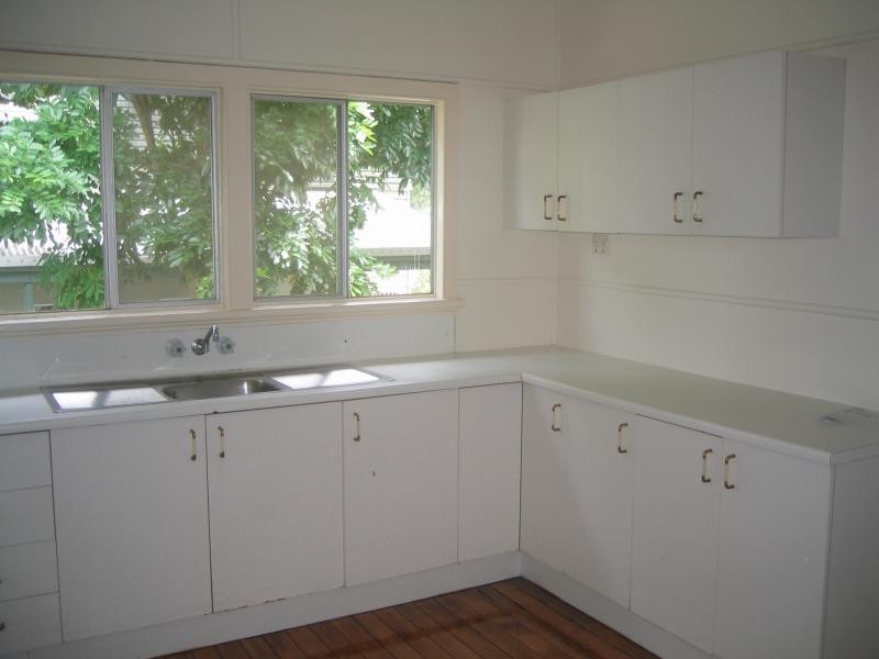 18 Barrett Street, Bungalow QLD 4870