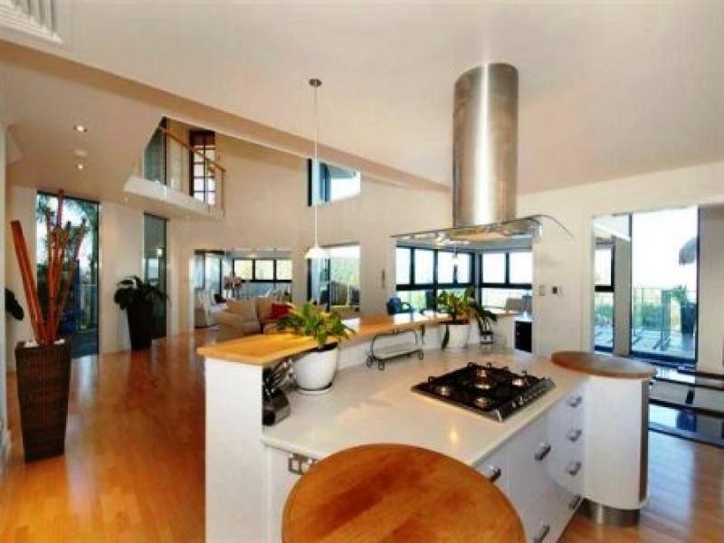 8 The Peak, Whitfield QLD 4870