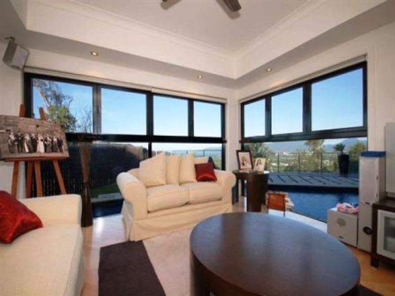 8 The Peak, Whitfield QLD 4870