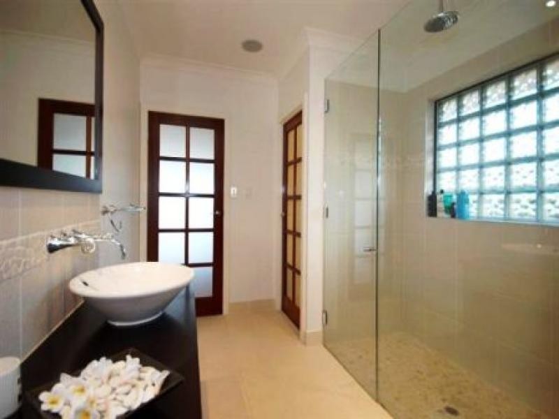 8 The Peak, Whitfield QLD 4870