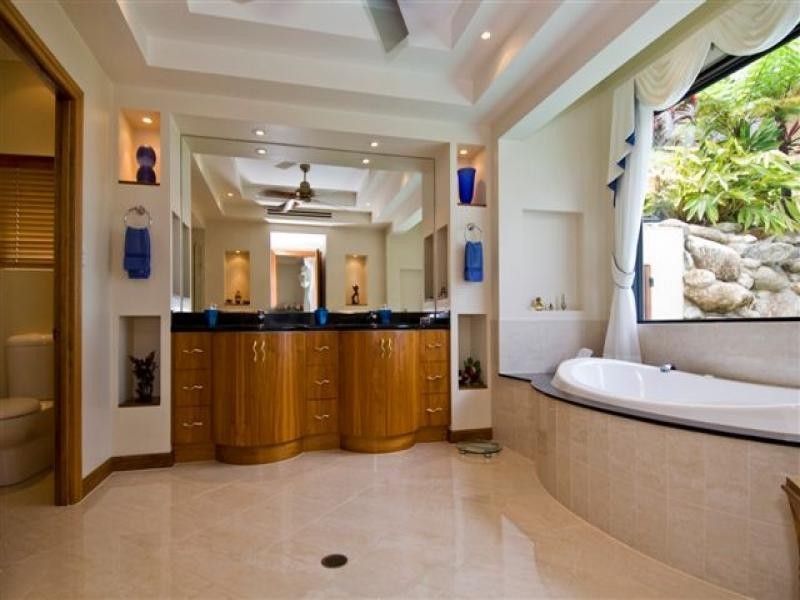 46 East Parkridge Drive, Whitfield QLD 4870