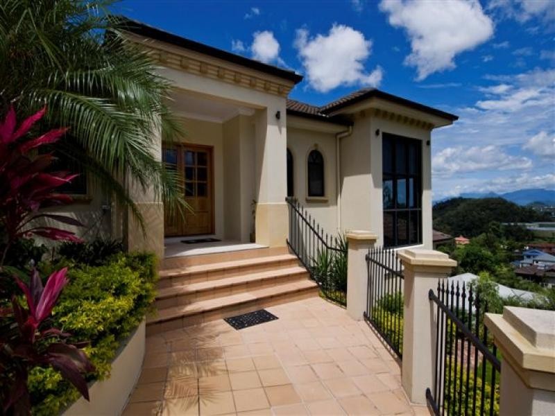 46 East Parkridge Drive, Whitfield QLD 4870