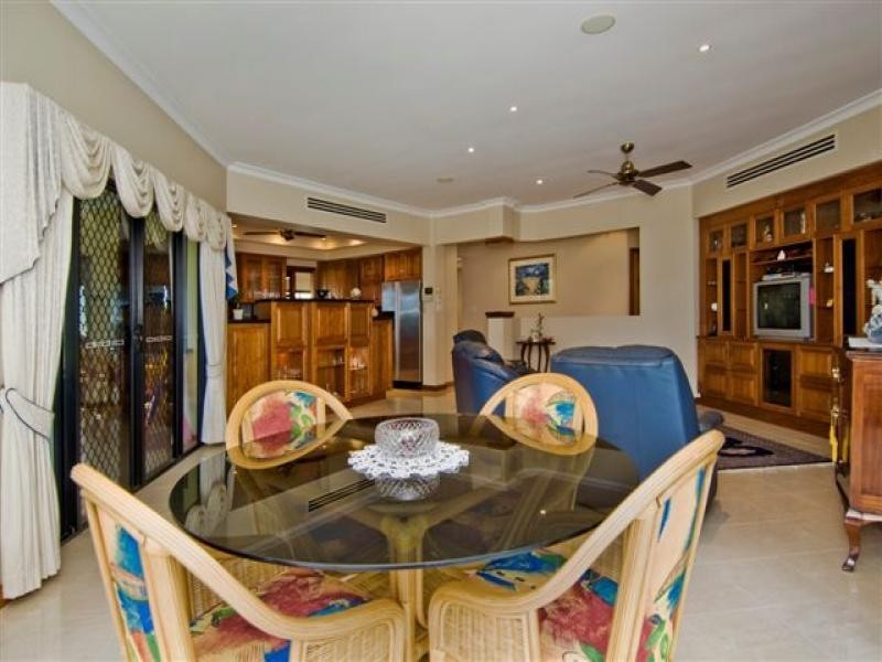 46 East Parkridge Drive, Whitfield QLD 4870
