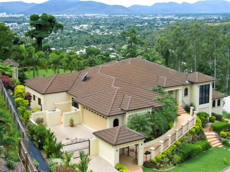 46 East Parkridge Drive, Whitfield QLD 4870